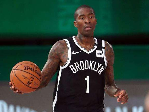 利物浦萨拉赫任意球破门锁定胜局（萨拉赫任意球建功，利物浦锁定胜利）