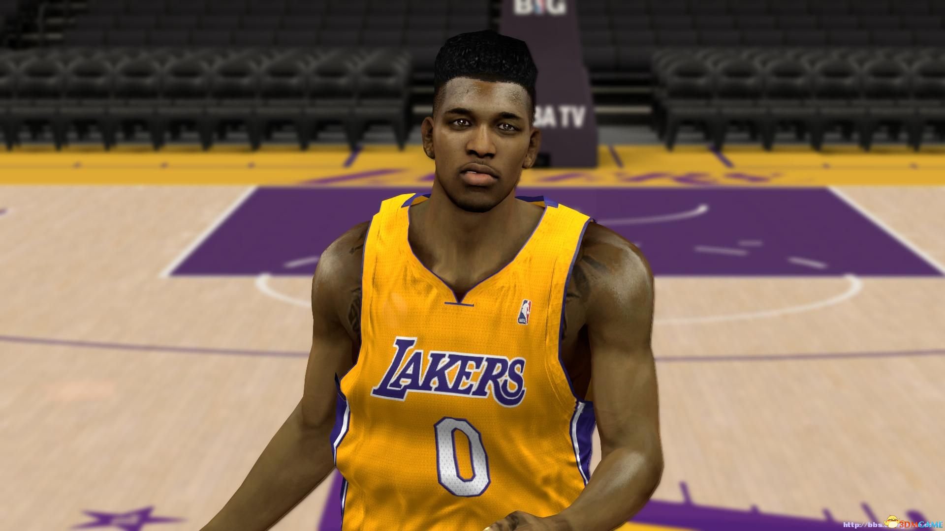 内外开花！杰伦·布朗半场10中6拿到17分 正负值+22（里外兼进！杰伦·布朗上半场10投6中砍下17分，正负值+22）