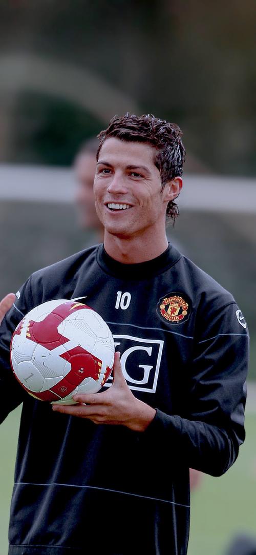 王钰栋：U21、中超、全运会三线作战，年轻天才的高强度挑战（王钰栋三线开战：U21、中超、全运会的高强度淬炼）