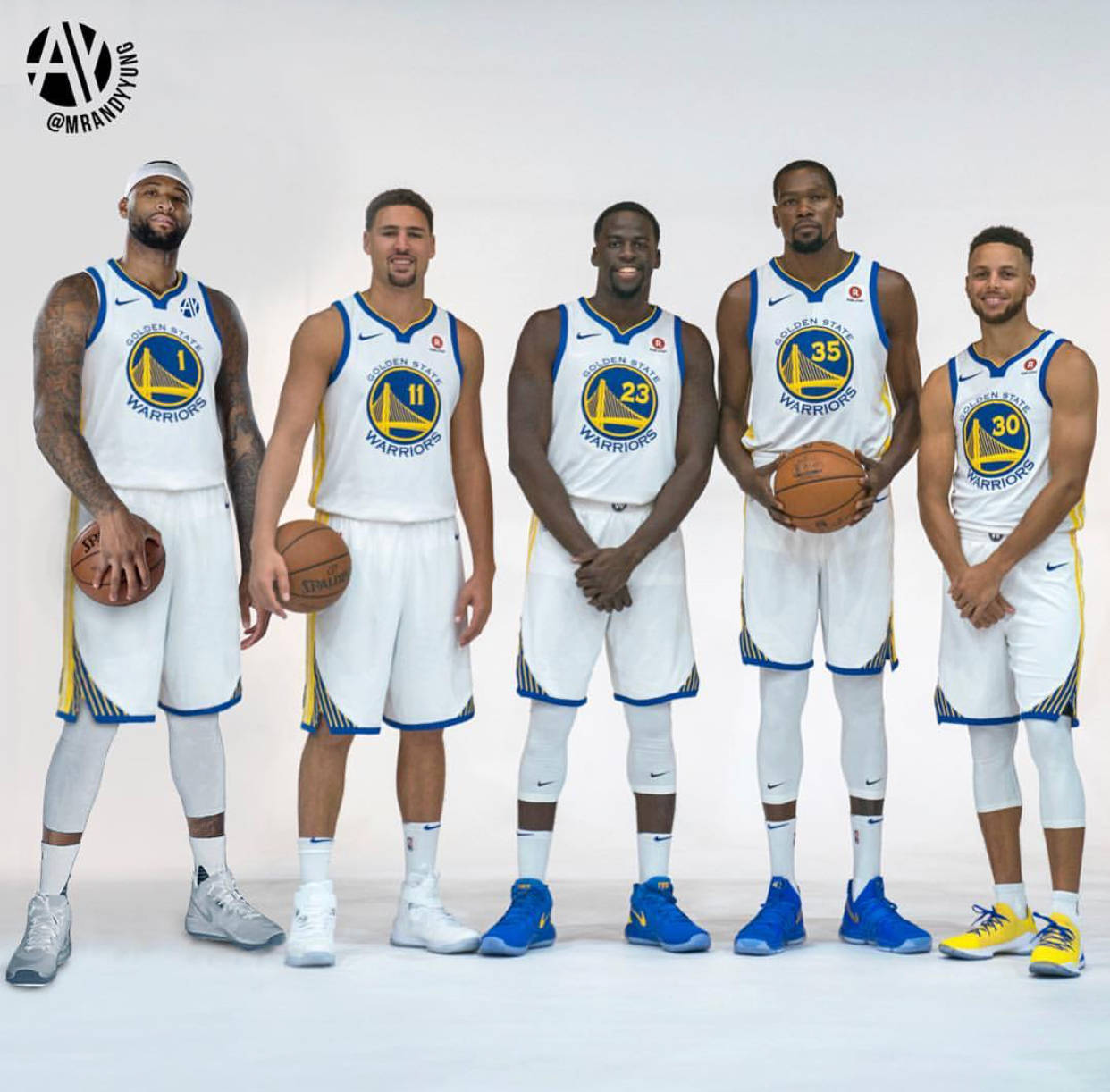 克尼佩尔单臂劈扣，活塞队遭遇挑战（克尼佩尔单手暴扣，活塞队面临考验）