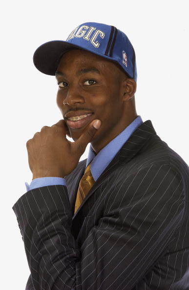 CBA：浙江男篮强势取胜 稳居积分榜前列（CBA：浙江男篮强势夺胜，继续排名前列）