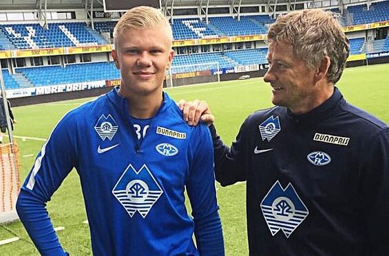 许利民：我们球队后卫都是顶级后卫 要尽可能发挥他们的优势（许利民：球队后卫个个顶尖，需最大化发挥其优势）