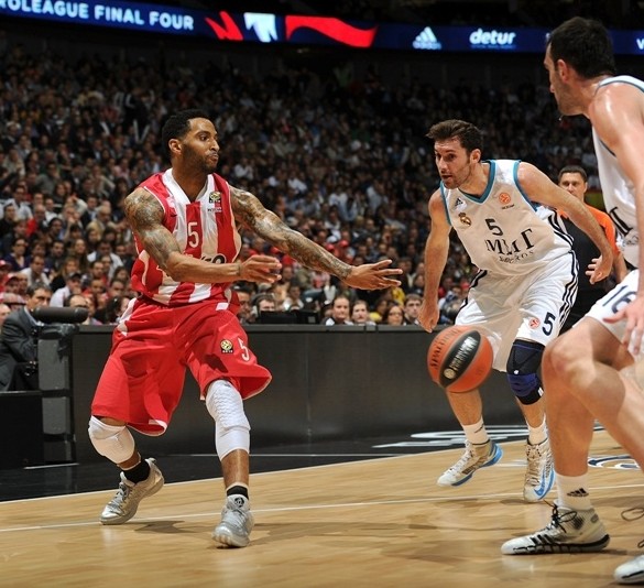 安东尼：我非常感激曼联；帮助巴西队世界杯夺冠是我的梦想（安东尼：感恩曼联，助巴西问鼎世界杯是我的梦想）