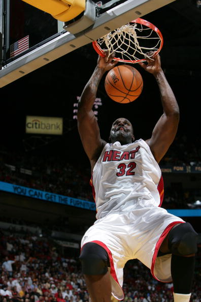 爷青回，维耶里社媒晒与大罗、巴乔、托蒂、卡纳瓦罗等人合照（经典重聚！维耶里社媒晒与大罗、巴乔、托蒂、卡纳瓦罗等传奇合影）