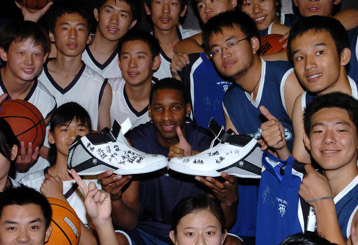 杰威：奖金真的很诱人，而且去拉斯维加斯能带来季后赛的感觉（杰威：奖金诱惑难挡，拉斯维加斯之行仿佛季后赛）