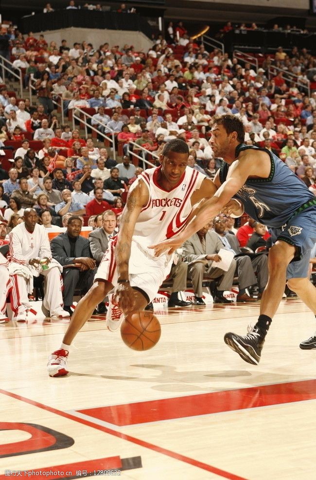 2025中超官方最佳球员候选：瓦科、莱昂纳多领衔，王钰栋在列（2025中超最佳球员官方候选出炉：瓦科、莱昂纳多领跑，王钰栋上榜）