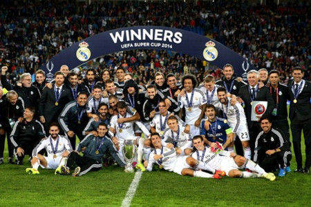 曼联签新中场恐突破1亿转会费大关！曝巨头考察左闸，被誉为德国坎塞洛（曼联追新中场或砸超1亿！曝高层考察左后卫，被誉为德国坎塞洛）