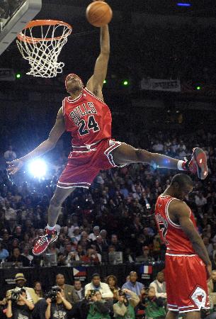 雷速X咪咕英超截图预测：利物浦迎战桑德兰，预测比分赢好礼（雷速X咪咕英超截图竞猜：利物浦对阵桑德兰，猜比分赢好礼）