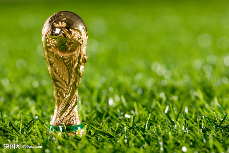 美记：福克斯说他不看国王的比赛，唯一还联系的是基根·穆雷（美媒：福克斯称不再观看国王比赛，仅与基根·穆雷保持联系）