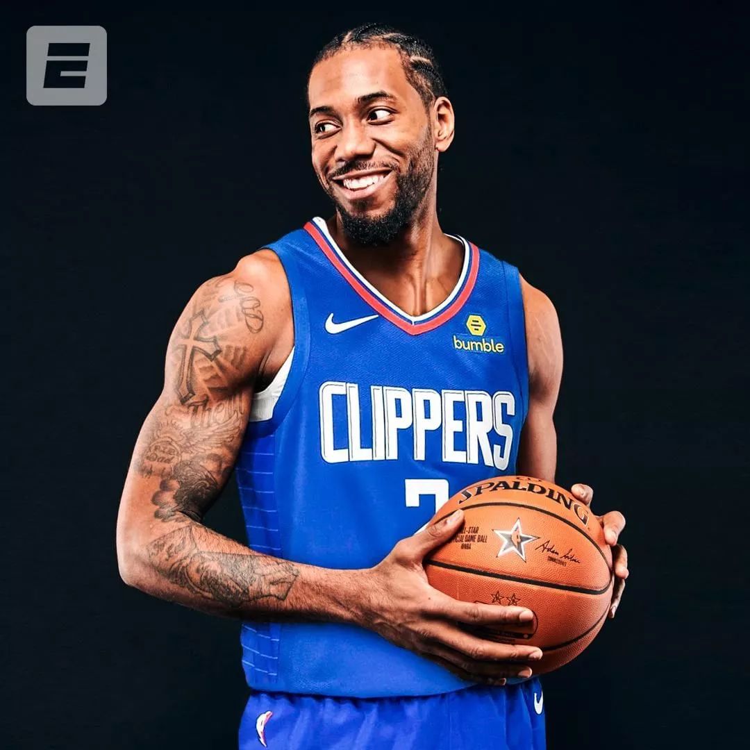 博主：客战广岛三箭申花远征军约300人，而且带着鼓（博主称申花客战广岛三箭约300名远征球迷携鼓助威）