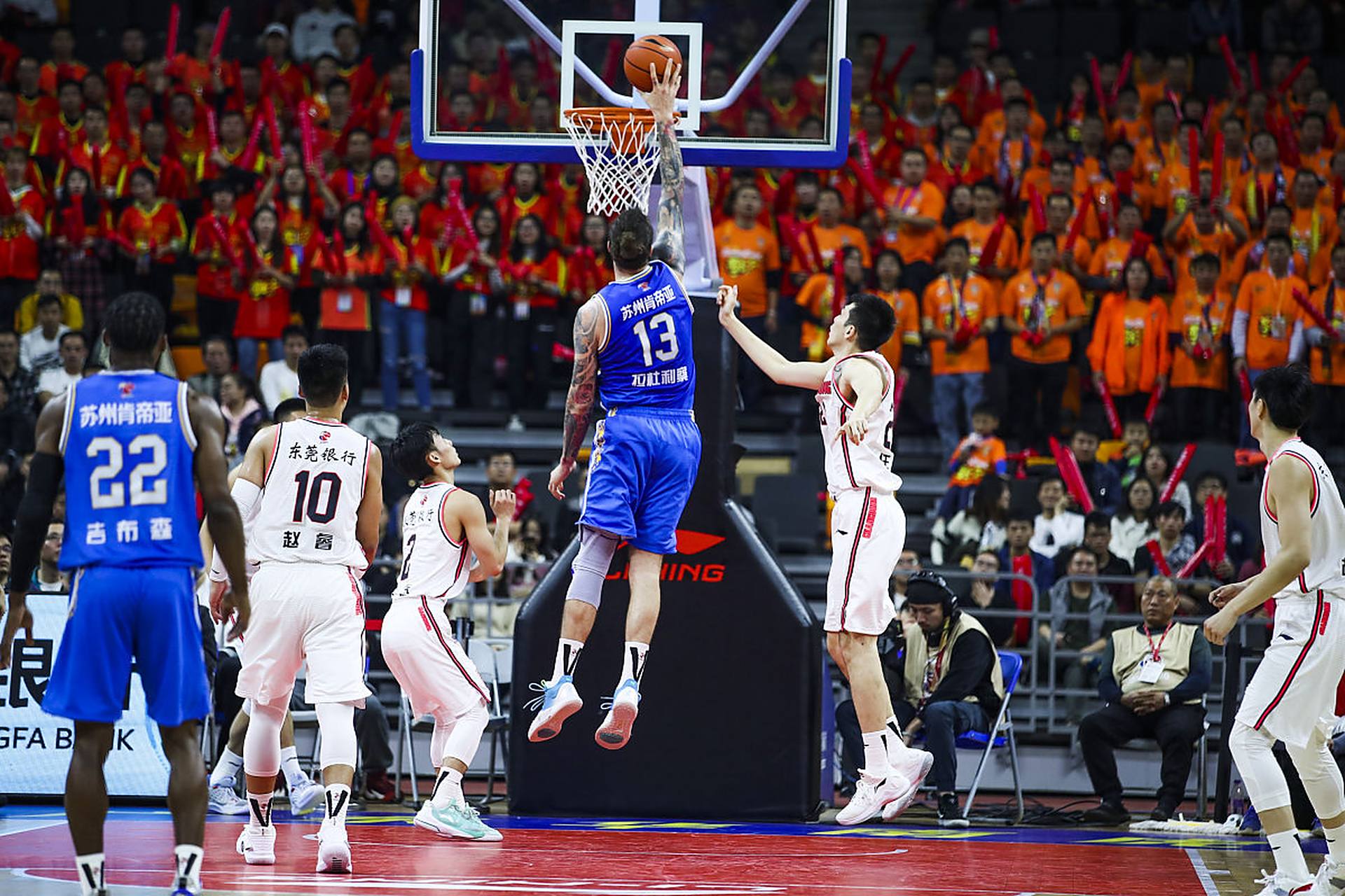 NBA公布最新一期MVP榜：约基奇、亚历山大和东契奇前三（NBA最新MVP榜出炉：约基奇、亚历山大、东契奇位列前三）