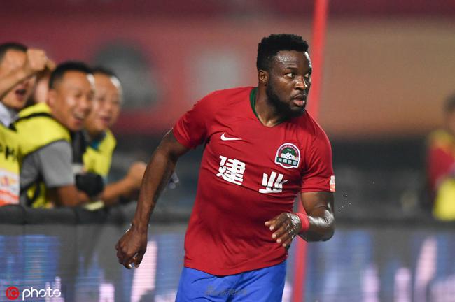 复出状态不错！锡安半场8中4&罚球4中3拿到11分 多次单打得手（复出即亮眼：锡安半场8投4中、4罚3中拿11分，单打频频得手）