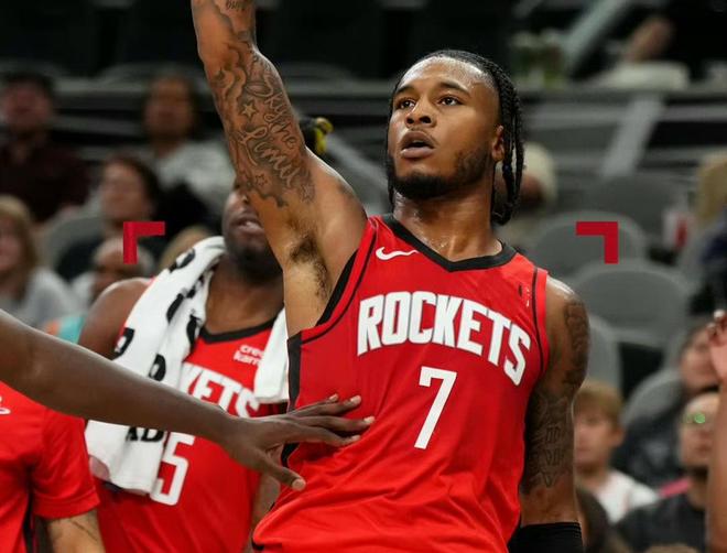 NBA焦点战：凯尔特人主场逆转猛龙（NBA焦点对决：凯尔特人主场完成逆转，力克猛龙）