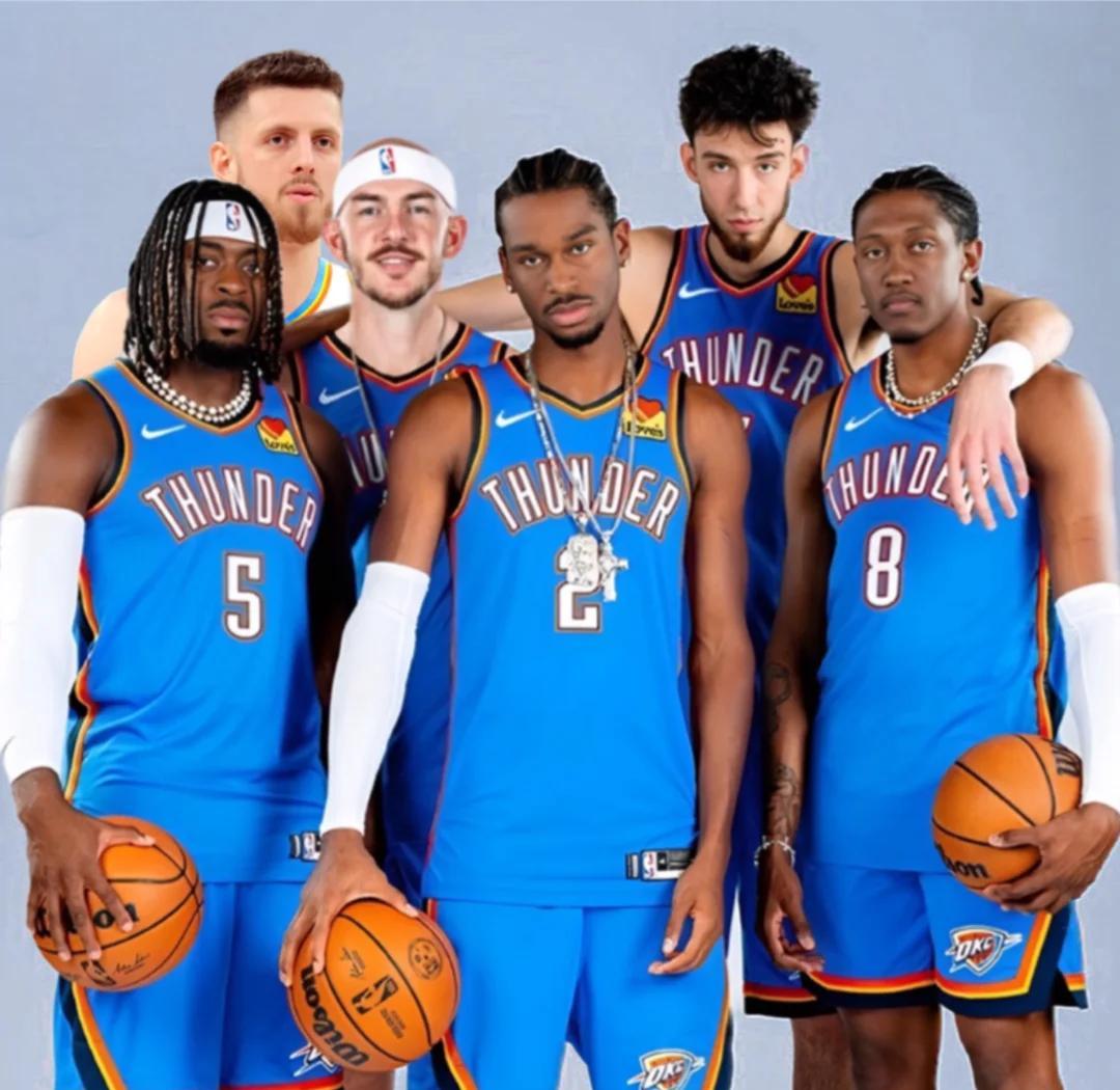 库蒂尼奥为小儿子庆祝生日，一家人身穿他效力过球队的球衣（库蒂尼奥为幼子庆生，全家身披其曾效力俱乐部球衣）