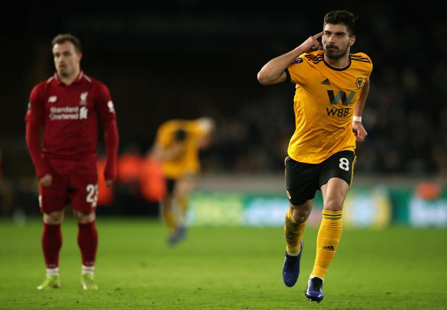 NBA：詹姆斯30+10+8 湖人险胜灰熊（NBA：詹姆斯30分10篮板8助攻，湖人惊险击败灰熊）